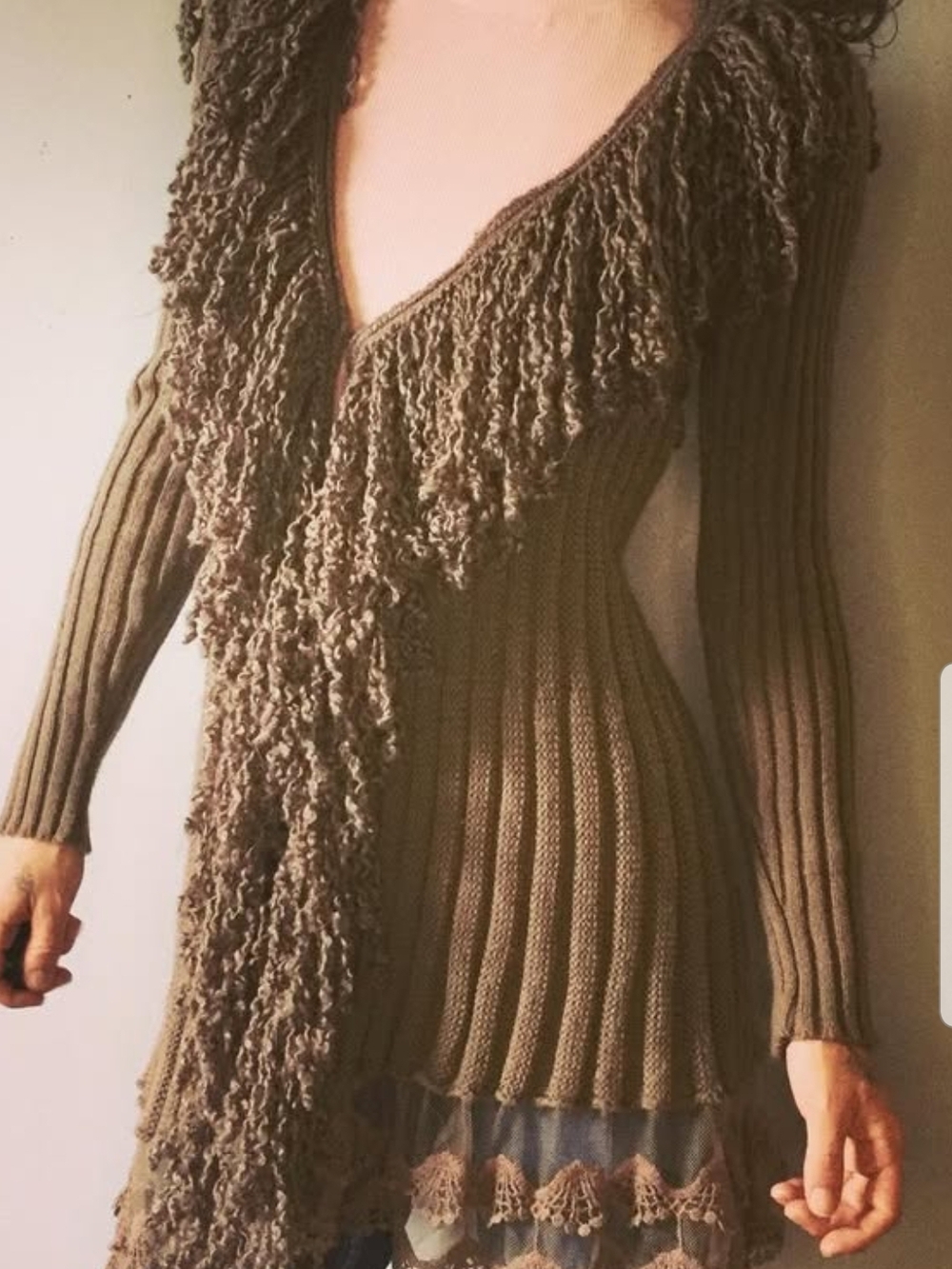 Women’s Fringe Trim Ribbed Knit Sweater - Taupe